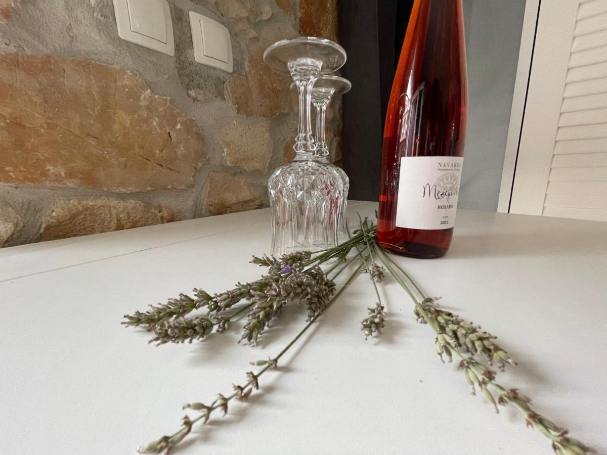 Villa Amore Radini Istrian Romantic Studio With Private Parking And Terrace 브르토니글라 외부 사진
